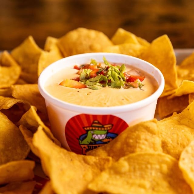 Nachos Tray (Feeds 10 people).