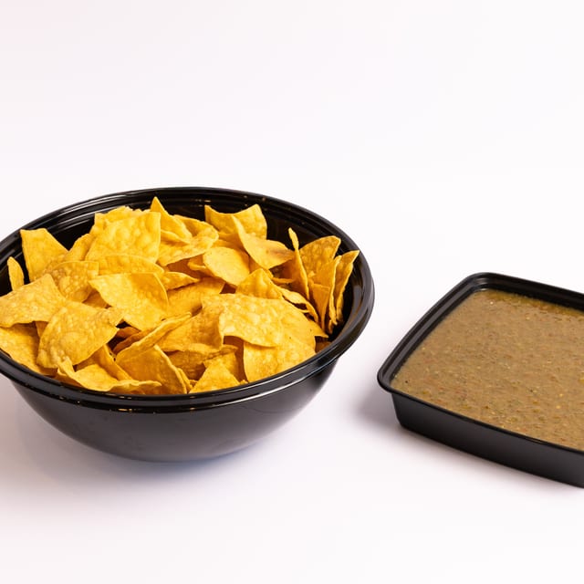Chips & Salsa (Feeds 10 People).